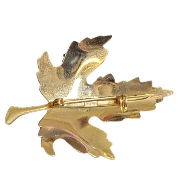 VINTAGE maple pin brooch gold tone - Picture 2 of 4